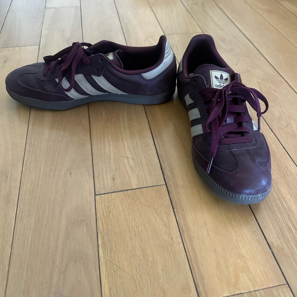 adidas Women's Sneakers in Rich Maroon and Off-White